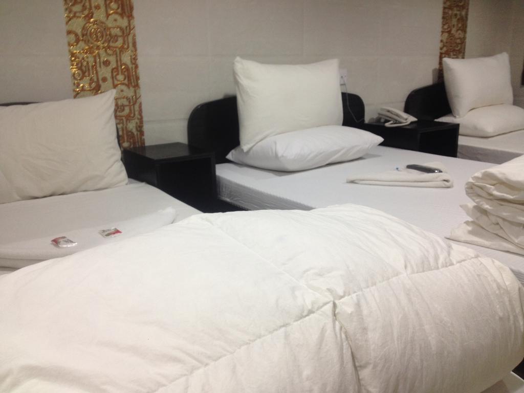 הונג קונג Manhattan Guesthouse מראה חיצוני תמונה